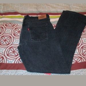 Pre-owned Levi's 515 Boot Cut
Size 4 Short